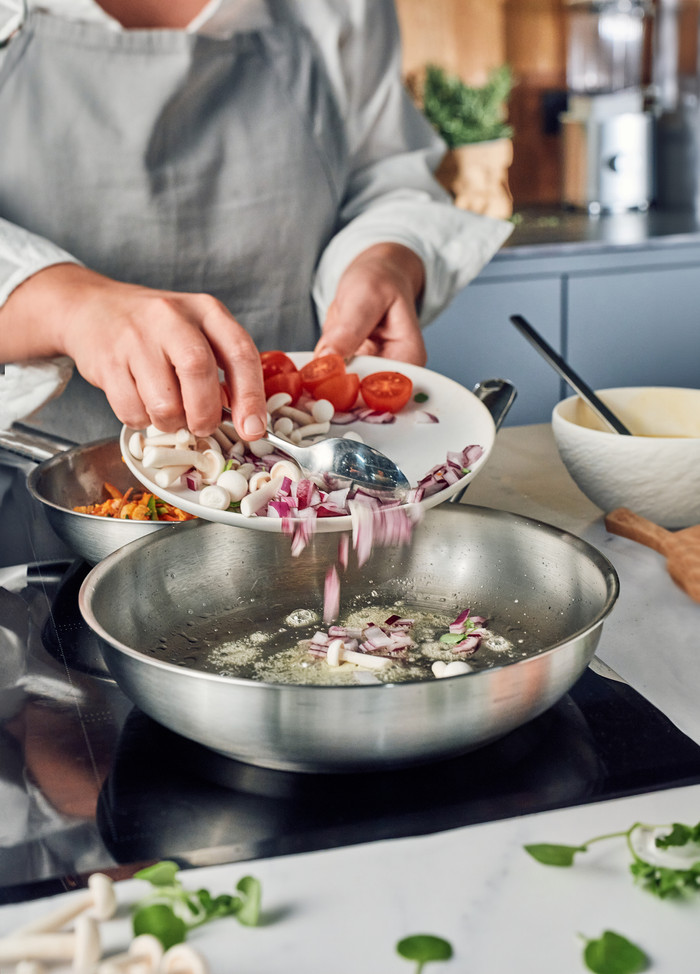 Demeyere Resto 3 Frying Pan 20cm product in use