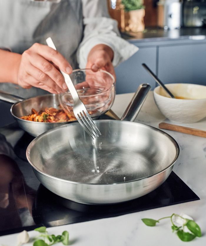 Demeyere Resto 3 Frying Pan 20cm product in use