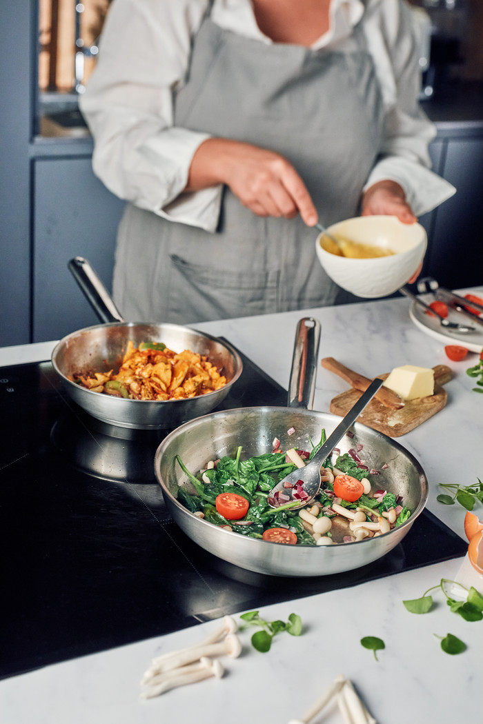 Demeyere Resto 3 Frying Pan 20cm product in use