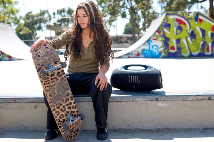 JBL Boombox 4 Schwarz produkt in gebrauch