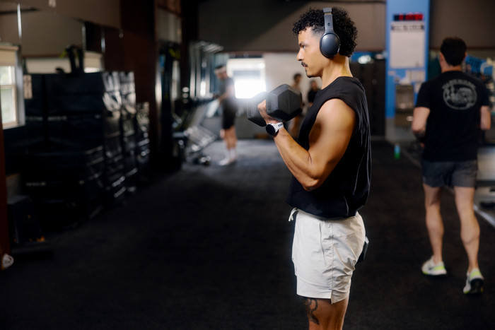 Skullcandy Crusher Active Dunkelgrau produkt in gebrauch