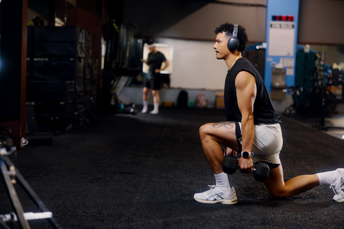 Skullcandy Crusher Active Dunkelgrau produkt in gebrauch