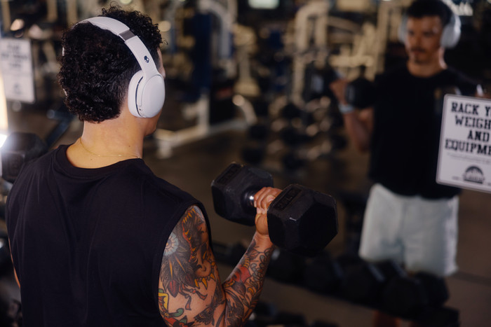 Skullcandy Crusher Active Hellgrau produkt in gebrauch