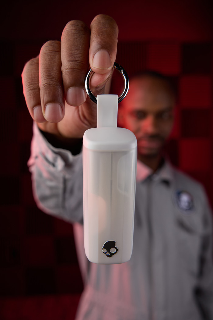 Skullcandy Method 360 ANC White product in use