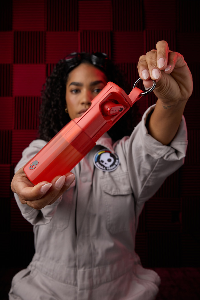 Skullcandy Method 360 ANC Red product in use