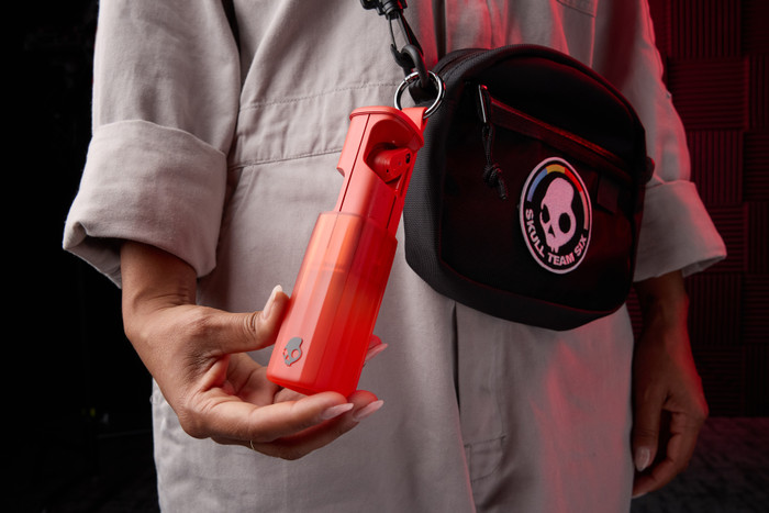 Skullcandy Method 360 ANC Red product in use