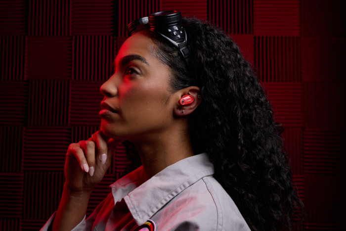 Skullcandy Method 360 ANC Red product in use