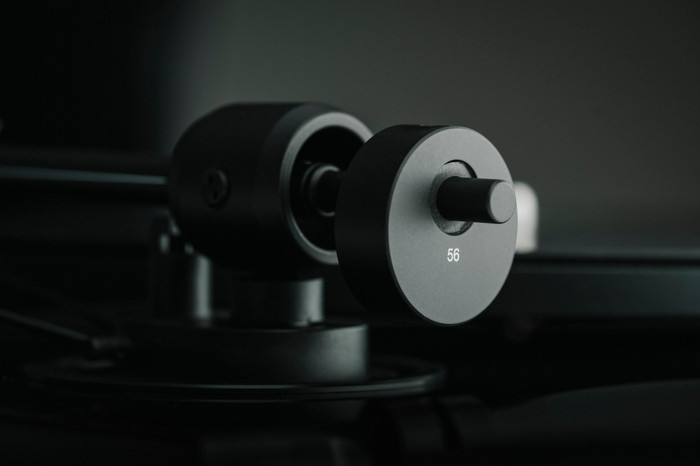 Pro-Ject E1.2 Black product in use