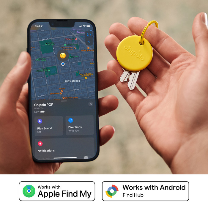 Chipolo POP yellow product in use