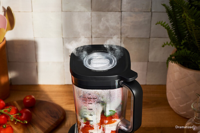 KitchenAid Pure Power 5KSB2073EDG Charcoal Gray product in use