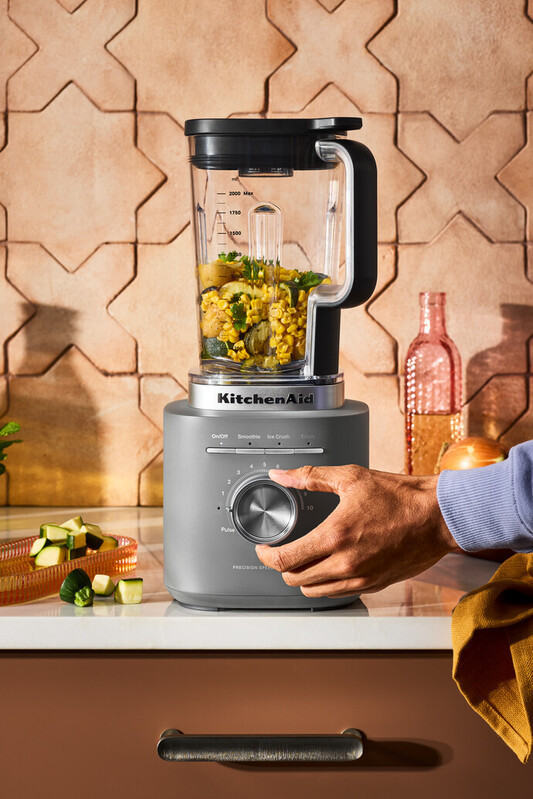 KitchenAid Pure Power 5KSB2073EDG Charcoal Gray product in use