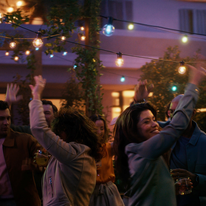 Philips Hue Festavia Globe Lichterkette - 7 Meter - 10 Lampen - Erweiterung produkt in gebrauch