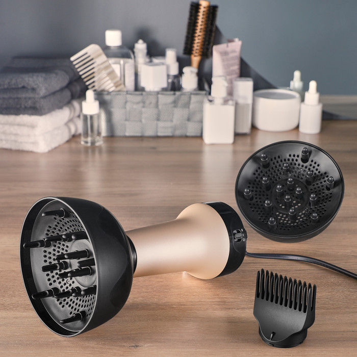 Rowenta Curl Power Hair Care CV7D30E0 product in use