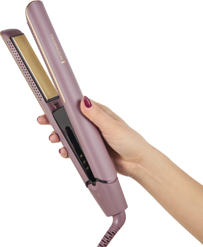 Remington AIRvive S8930 product in use