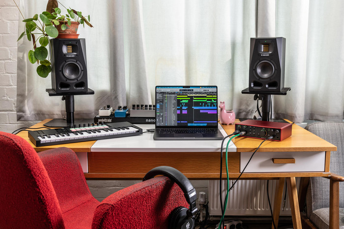 Focusrite Scarlett4 16i16 product in use