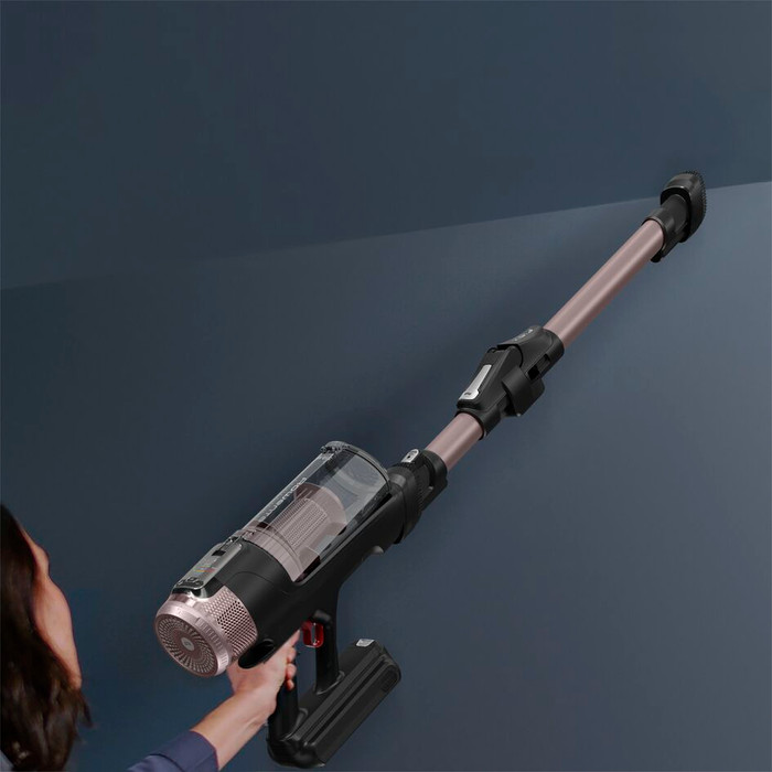 Rowenta X-Force Flex 16.60 Aqua RH9CD9 product in use