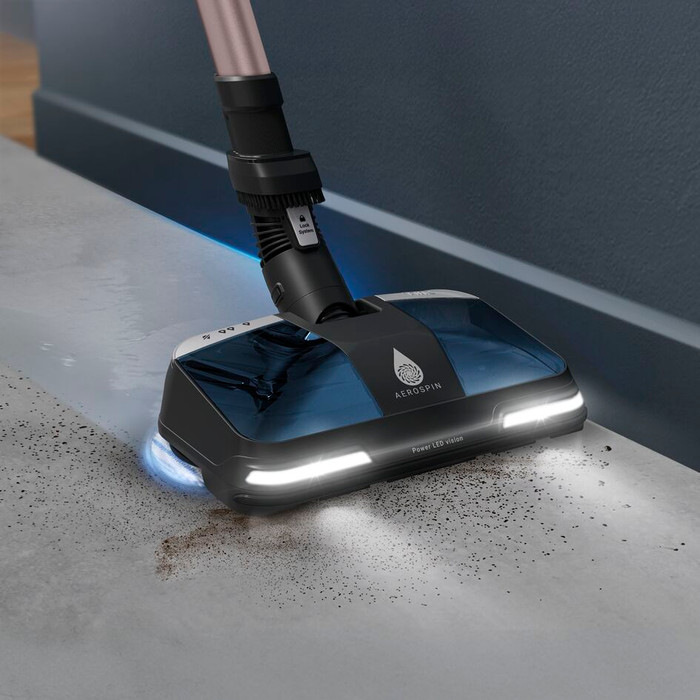 Rowenta X-Force Flex 16.60 Aqua RH9CD9 product in use