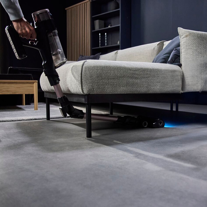 Rowenta X-Force Flex 16.60 Aqua RH9CD9 product in use