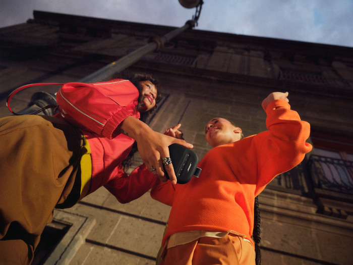 Bose SoundLink Micro 2 Schwarz produkt in gebrauch