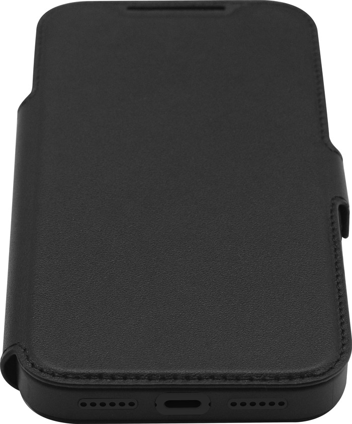 BlueBuilt Apple iPhone 17 Pro Max Book Case Leather Black bottom