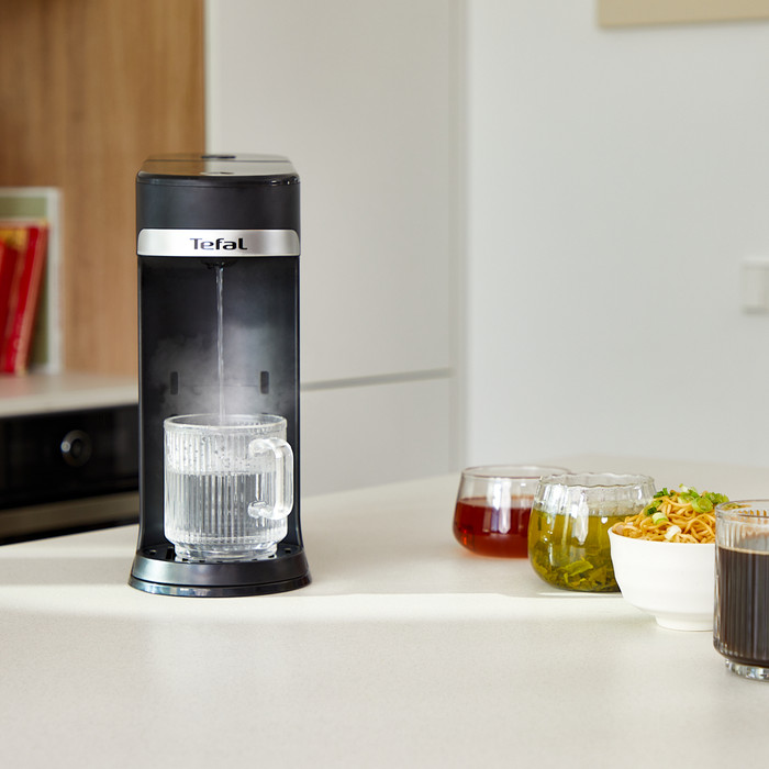 Tefal Instant Hot Water BR3508 product in use