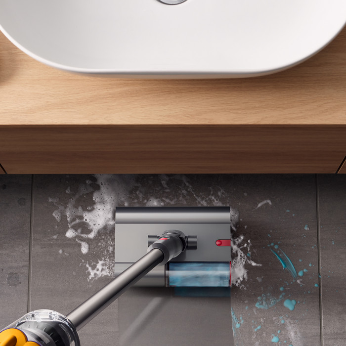 Dyson V12 Detect Submarine product in use