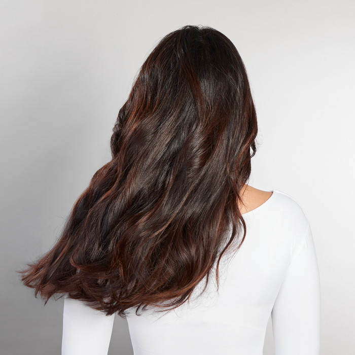 Rowenta Air Brush 3D UB9720E0 product in use