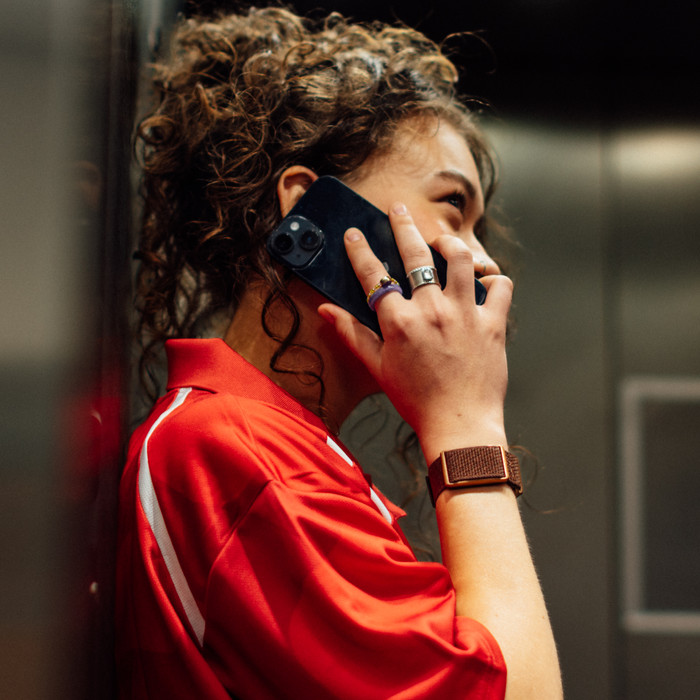 Polar Loop Watch Strap Brown S/M/L product in use