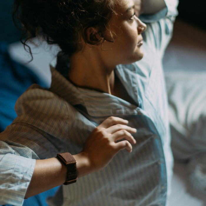 Polar Loop Watch Strap Brown S/M/L product in use