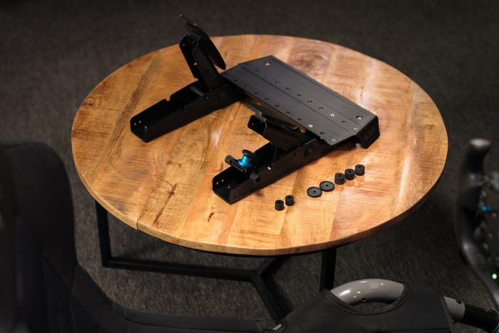 Logitech G RS50 System PlayStation und PC + RS Pedale produkt in gebrauch