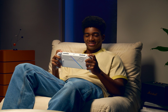 ASUS ROG Xbox Ally 512GB product in use