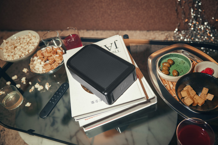 JBL Bar 1300 M2 Schwarz produkt in gebrauch