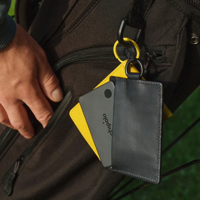 Chipolo CARD product in use