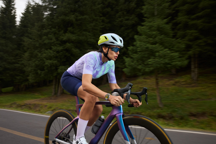 HUAWEI WATCH GT 6 41mm Silver/Purple product in use