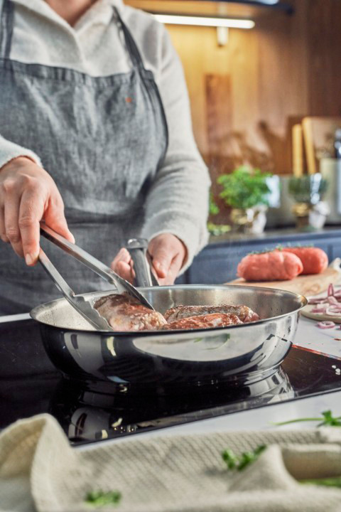 Demeyere Cosi 3 Edelstahl Bratpfanne 20 cm produkt in gebrauch