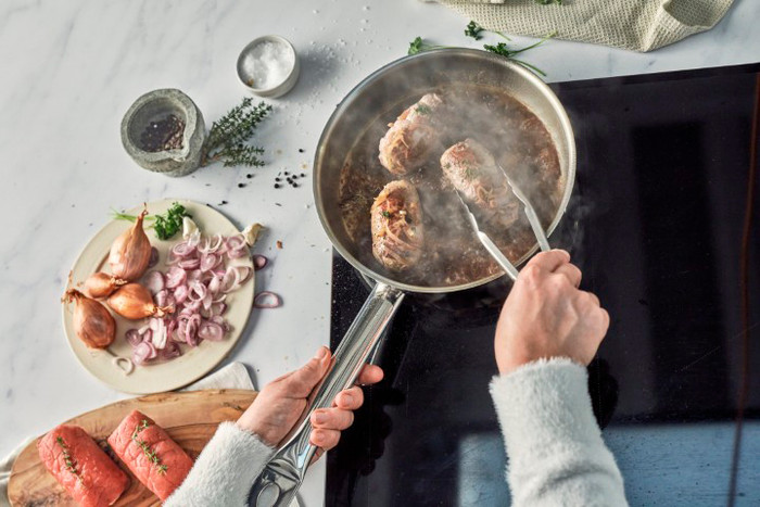 Demeyere Cosi 3 Edelstahl Bratpfanne 20 cm produkt in gebrauch