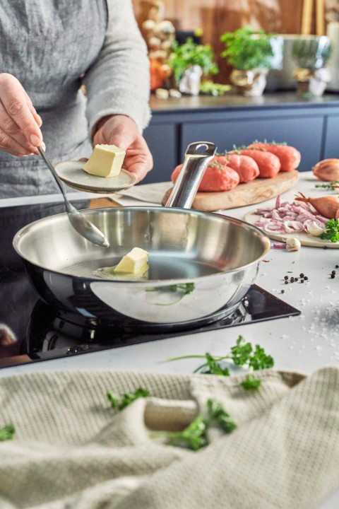 Demeyere Cosi 3 Edelstahl Bratpfanne 20 cm produkt in gebrauch