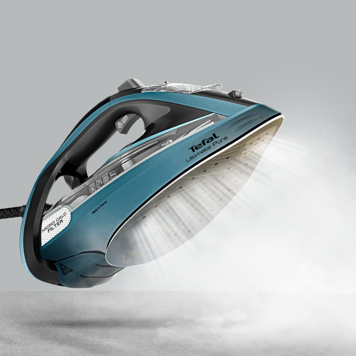 Tefal Ultimate Pure FV9851 product in use