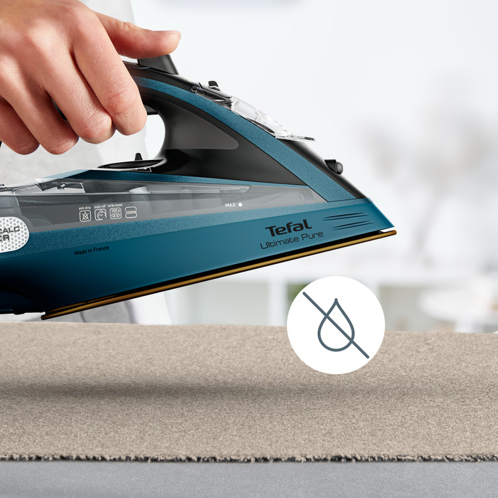 Tefal Ultimate Pure FV9851 product in use