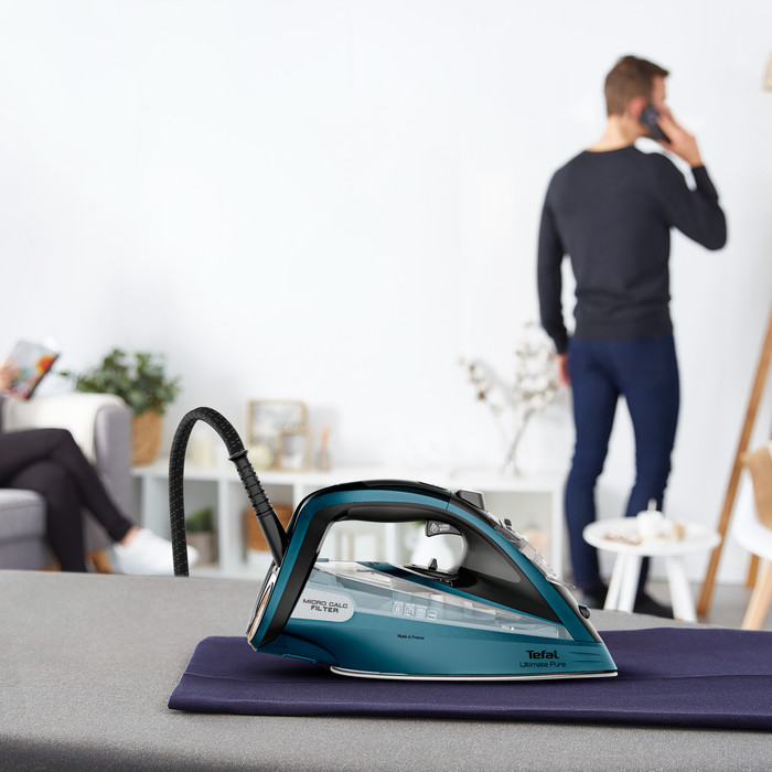 Tefal Ultimate Pure FV9851 product in use