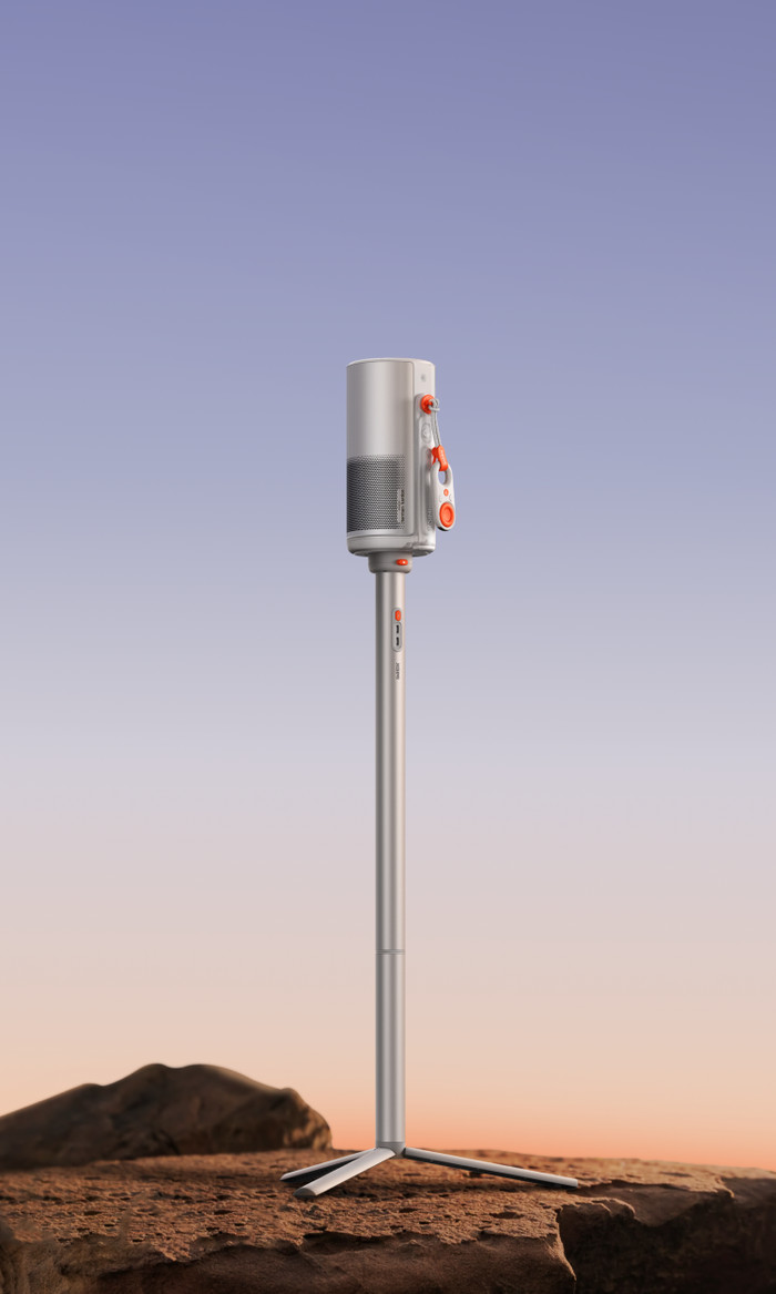 XGIMI MoGo 4 Laser Outdoor Pack product in use