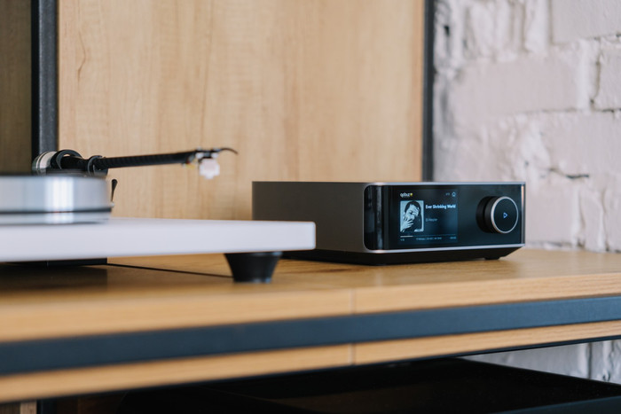 WiiM Amp Ultra Grau produkt in gebrauch