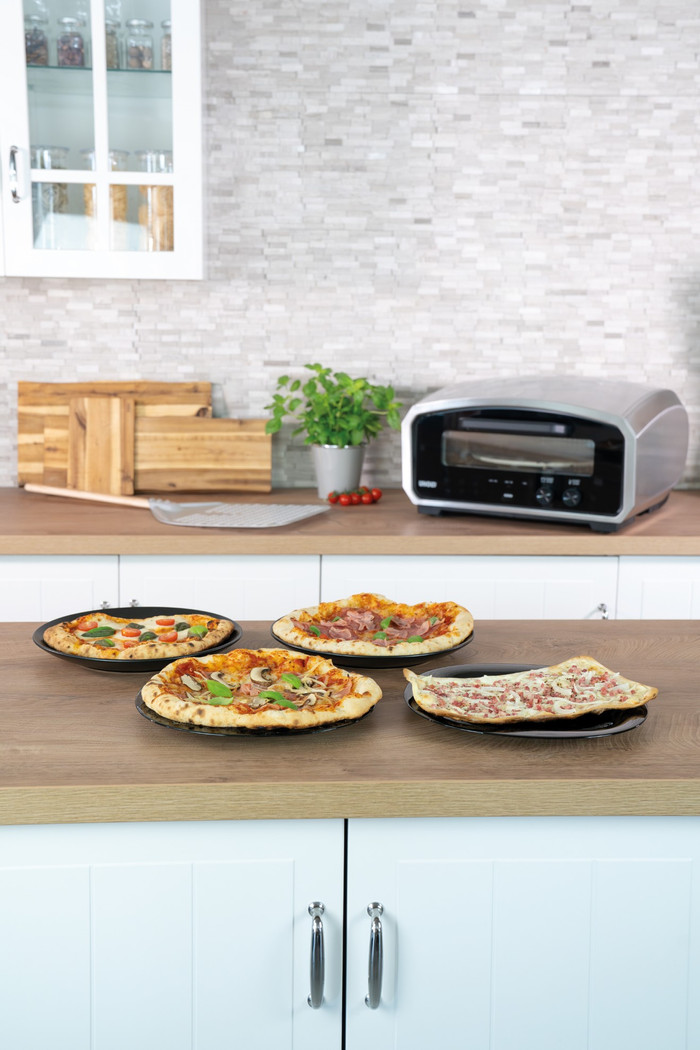 Unold Pizza Oven Enzo product in use