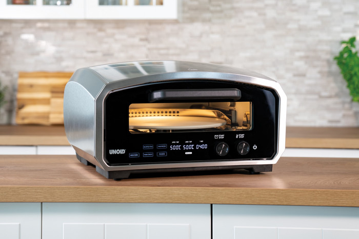 Unold Pizza Oven Enzo product in use