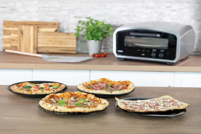Unold Pizza Oven Enzo product in use
