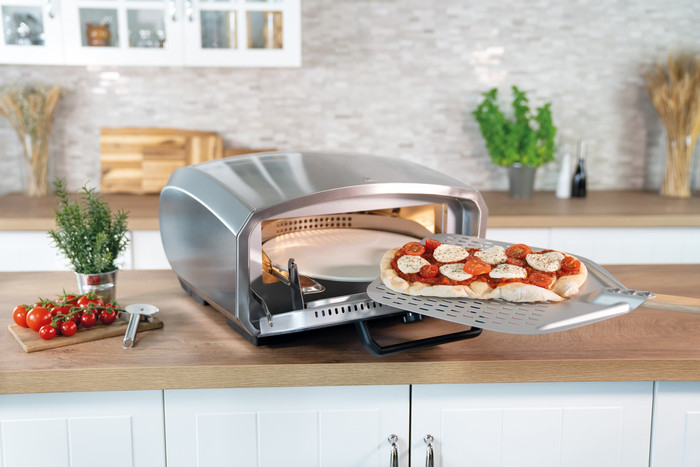 Unold Pizza Oven Enzo product in use