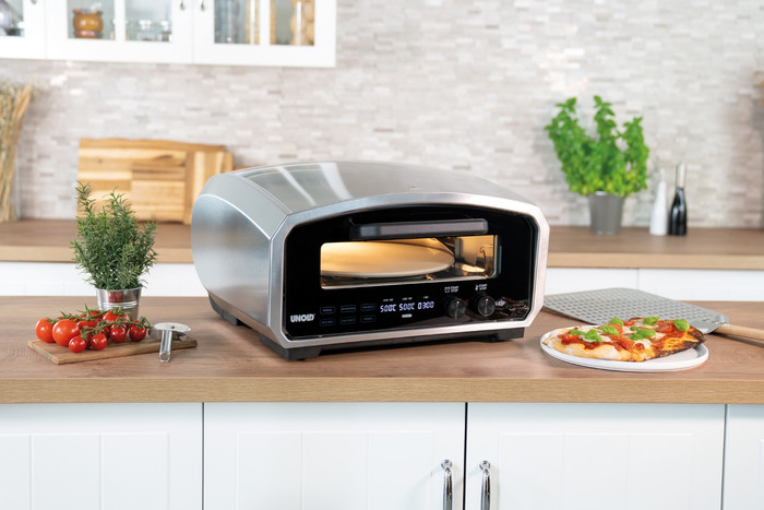 Unold Pizza Oven Enzo product in use