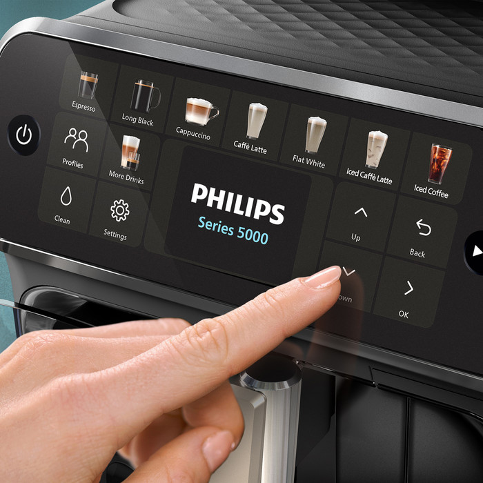 Philips LatteGo 5500 EP5547/90 product in use