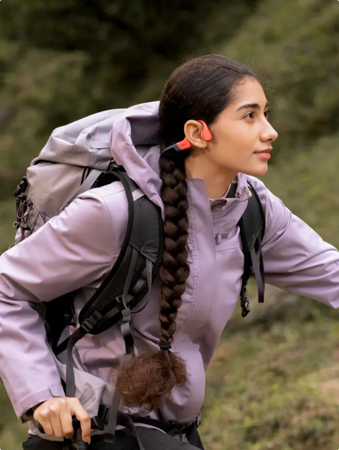 Shokz OpenSwim Pro USB-C Rot produkt in gebrauch