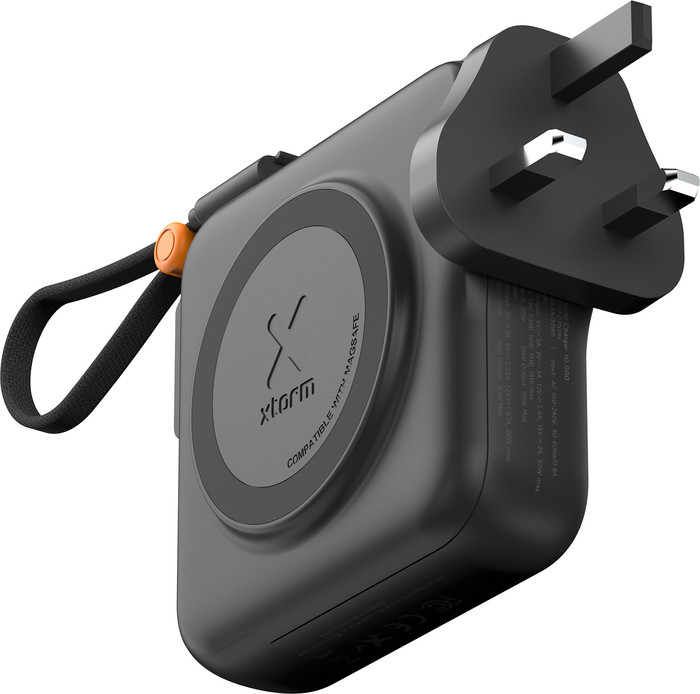 Xtorm TravelPro 30W 3-in-1 MagSafe Power Bank 10,000mAh Black right side